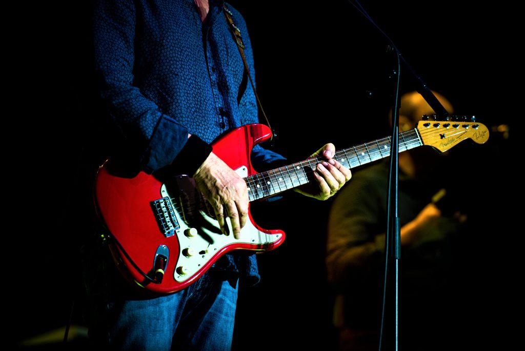 ALCHEMY LIVE - THE MUSIC OF MARK KNOPFLER AND DIRE STRAITS